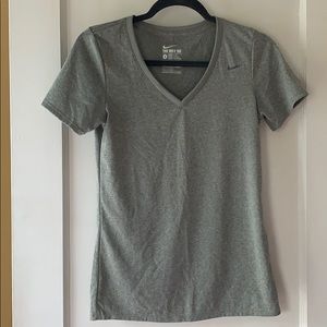 Basic Nike tee